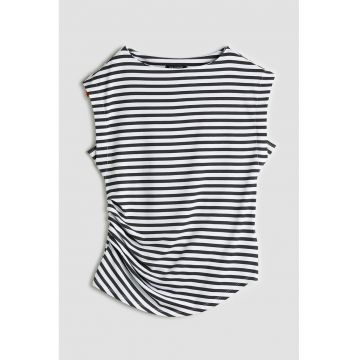 Tricou asimetric cu model in dungi