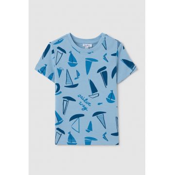 Tricou cu decolteu la baza gatului si imprimeu