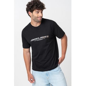 Tricou cu decolteu la baza gatului si imprimeu frontal