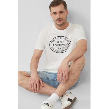 Tricou cu decolteu la baza gatului si imprimeu text