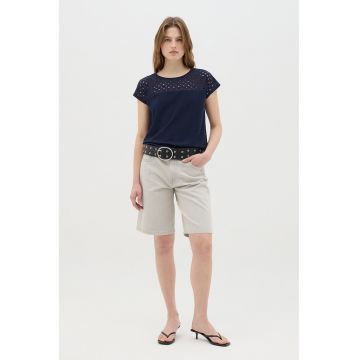Tricou cu decolteu rotund si decupaje