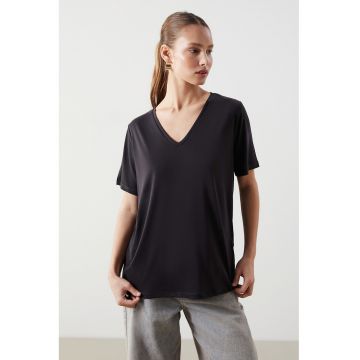 Tricou din amestec de modal cu decolteu in V