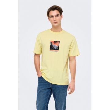 Tricou din bumbac cu imprimeu grafic discret
