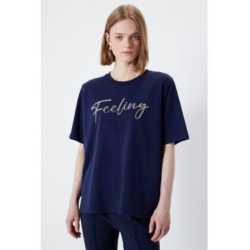 Tricou lejer cu imprimeu text