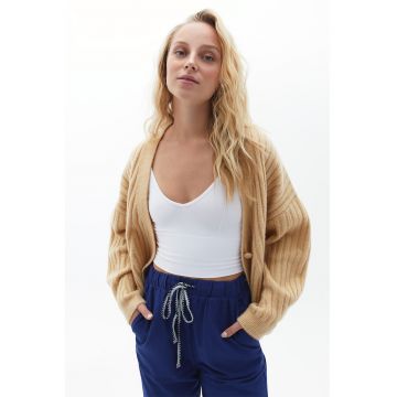Top crop cu bretele subtiri