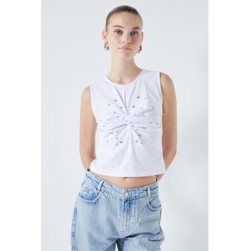 Top regular fit cu paiete