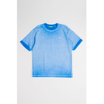 Tricou cu aspect deteriorat