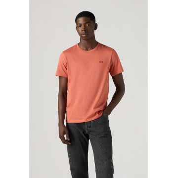 Tricou cu decolteu la baza gatului