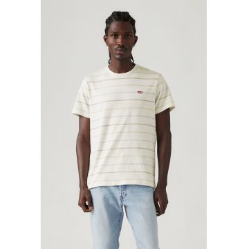 Tricou cu decolteu la baza gatului
