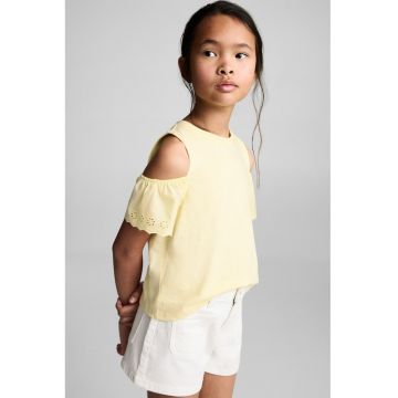 Tricou cu decupaje pe umeri si broderie