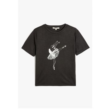 Tricou cu model grafic