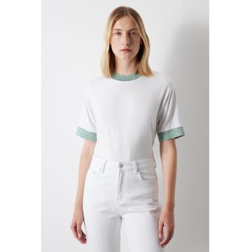 Tricou din amestec de modal cu garnituri contrastante