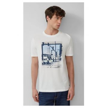 Tricou barbati cu imprimeu foto - decolteu la baza gatului si croiala Regular Fit