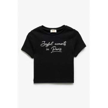 Tricou crop cu imprimeu text