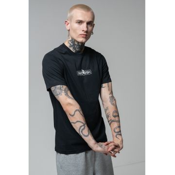 Tricou cu decolteu la baza gatului