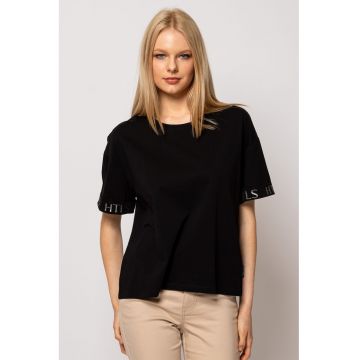 Tricou cu model uni si decolteu la baza gatului Morell
