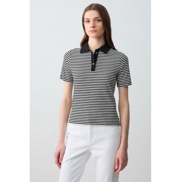 Tricou polo cu dungi