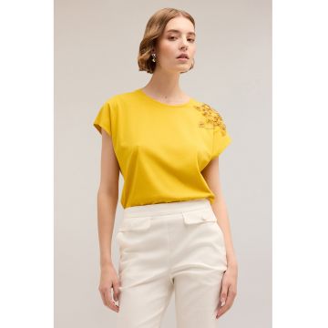 Bluza cu aplicatii cu margele