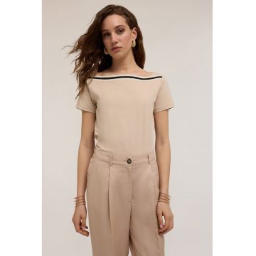 Tricou cu decolteu barcuta