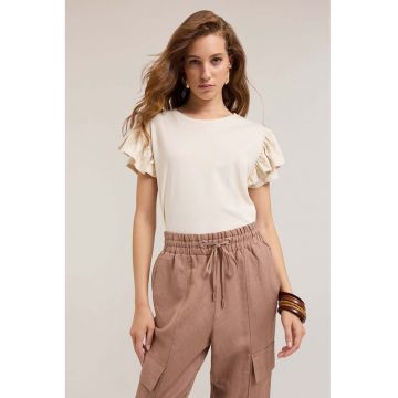 Tricou cu decolteu rotund si maneci cu volane