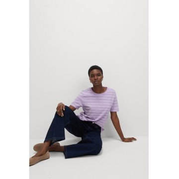 Tricou cu decolteu rotund si model in dungi