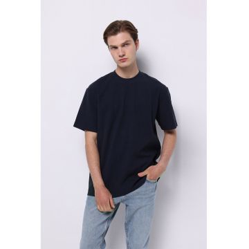 Tricou din bumbac cu decolteu la baza gatului si striatii