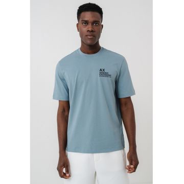 Tricou din bumbac cu logo pe piept si decolteu la baza gatului