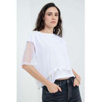 Tricou crop cu aplicatie semitransparenta