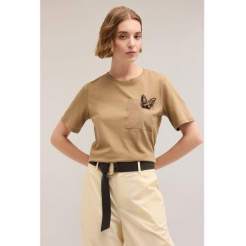 Tricou cu brosa fluture