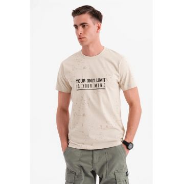 Tricou cu imprimeu si decolteu la baza gatului