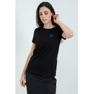 Tricou de bumbac cu decolteu la baza gatului