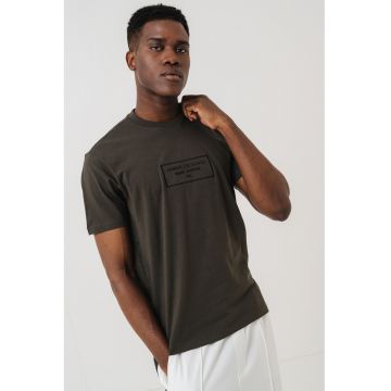 Tricou regular-fit cu logo brodat