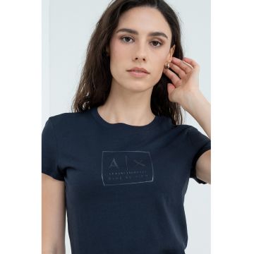 Tricou slim fit cu decolteu la baza gatului