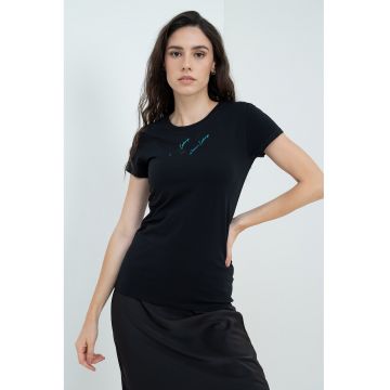 Tricou slim fit cu imprimeu logo discret