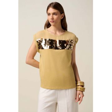 Tricou cu aplicatii cu paiete
