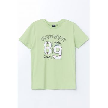 Tricou cu decolteu la baza gatului si imprimeu