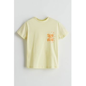 Tricou cu decolteu la baza gatului si imprimeu text