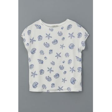 Tricou cu decolteu la baza gatului si model grafic