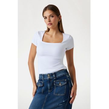 Tricou cambrat cu decolteu patrat