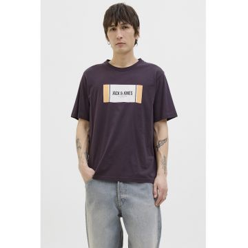 Tricou cu decolteu la baza gatului si imprimeu logo