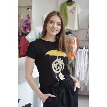 Tricou negru din bumbac cu imprimeu pisicuta si umbrela