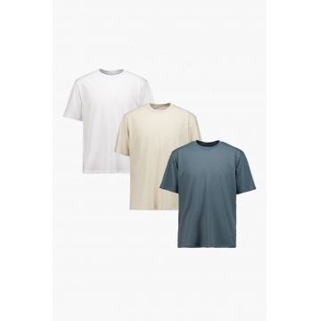 Set de tricouri de bumbac cu decolteu la baza gatului - 3 piese