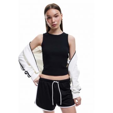 Top crop cu decolteu rotund