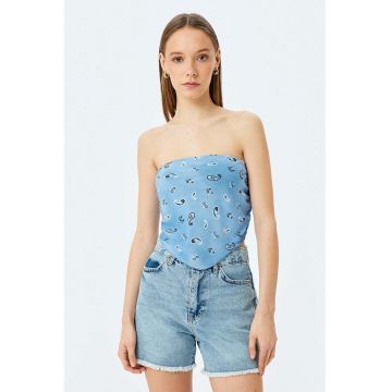 Top crop cu model grafic