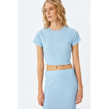 Tricou crop cu volane