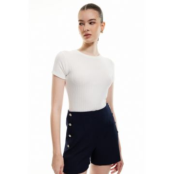 Tricou cu decolteu la baza gatului si aspect striat