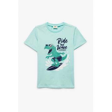 Tricou cu decolteu la baza gatului si imprimeu
