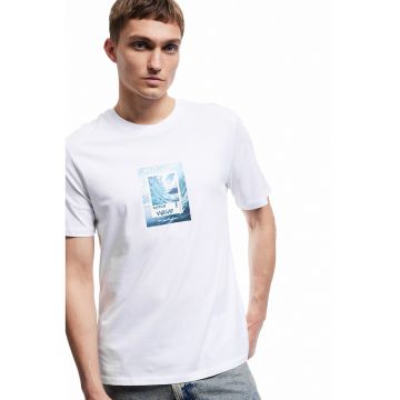 Tricou cu decolteu la baza gatului si imprimeu grafic