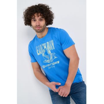 Tricou cu imprimeu si decolteu la baza gatului