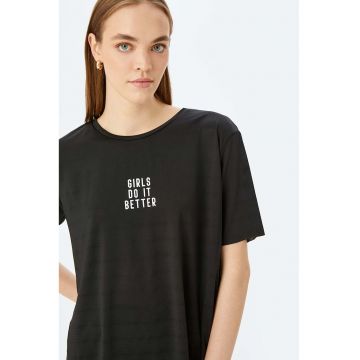 Tricou cu text